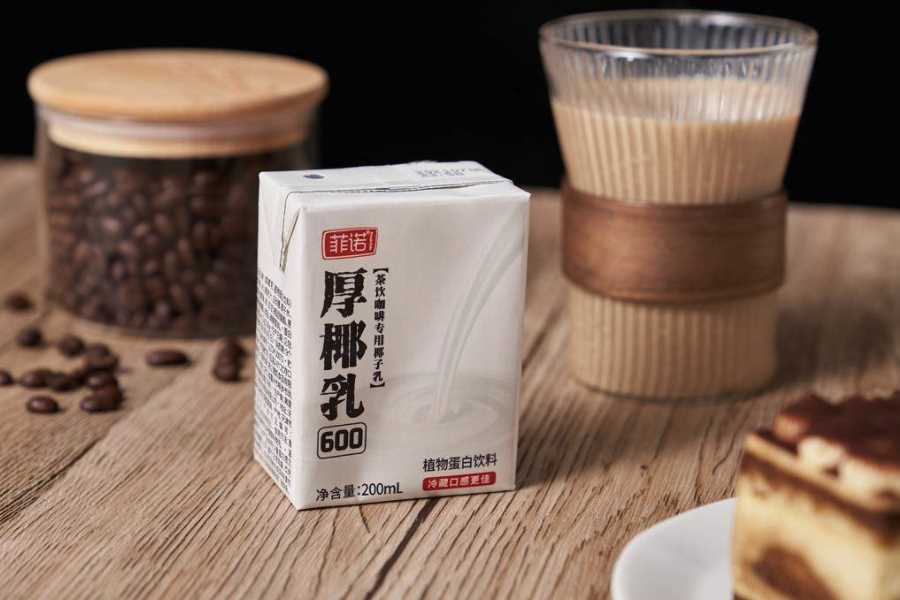 培养基中加入椰乳对促进草莓茎尖生长有哪些好处？